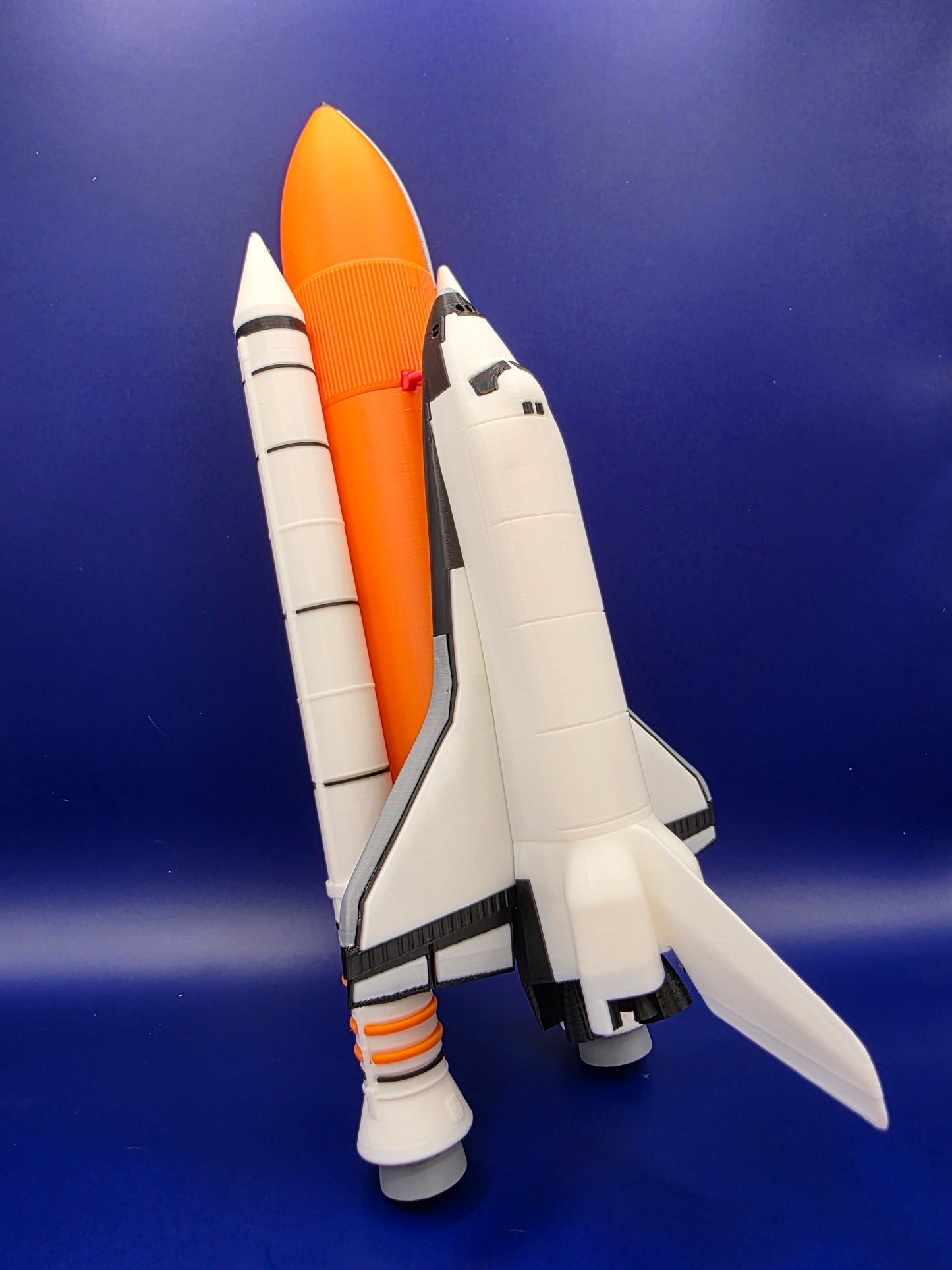 Space Shuttle Scale Model (1:200) with lamp